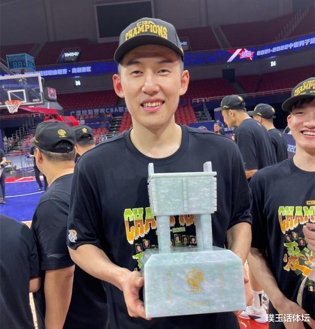 付豪|晚上22: 52分！辽篮付豪社交发声感谢2个人，还有好消息在后边