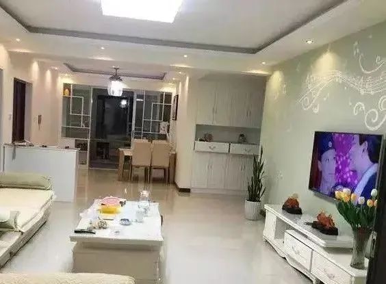 反对老婆把主卫改衣帽间,没想到入住后效果真不错,关键太实用了