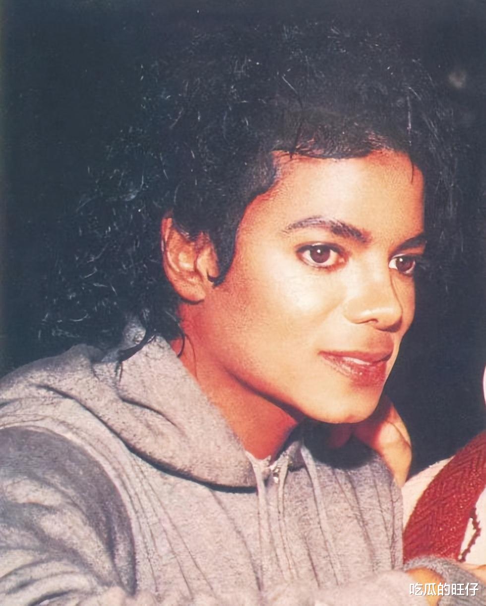 迈克尔·杰克逊|迈克尔杰克逊唯一的女儿：24岁长得像父亲，曾因皮肤白皙被质疑