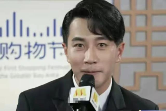 男神|7位“不老男神”的真实模样,吴奇隆脸上痘痘多,陈浩民脸僵浮肿