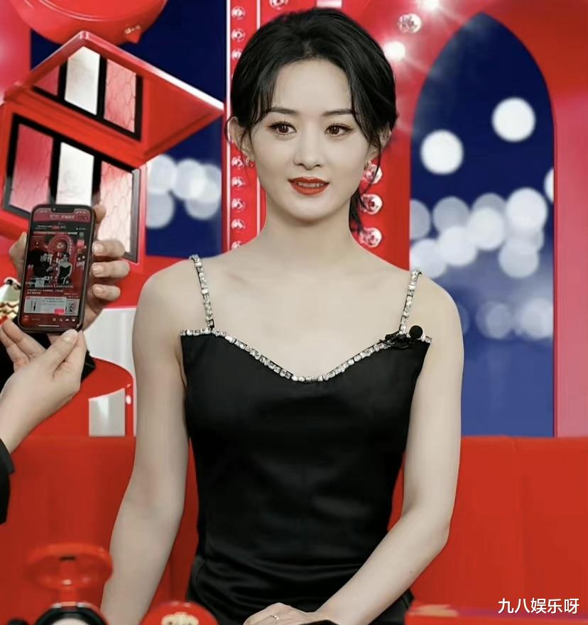 黑白配|三代女艺人直播，靠生图就能艳压全场