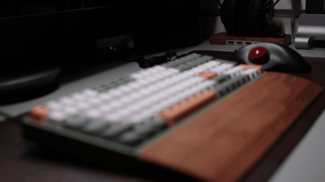 机械键盘|颜值、体积和数字区我全都有,IQUNIX F96 牛油果 机械键盘