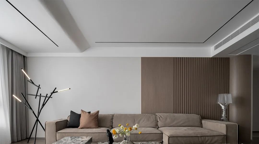 140m2极简原木小三居:超大+超通透的空间感,储物简约全都要!