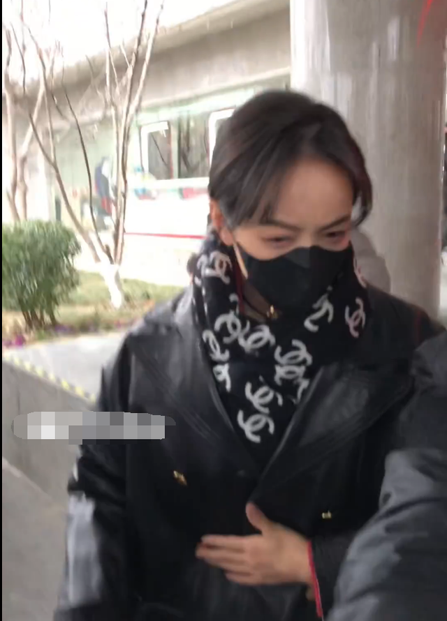 春晚|央视虎年春晚首次联排!张小斐贾玲挽手露面,邓超独自现身无人陪