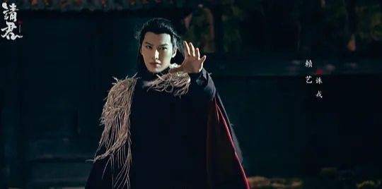 李沁|李沁新剧将上映，红衣路透照惊艳众人，搭档任嘉伦又是一部爆款