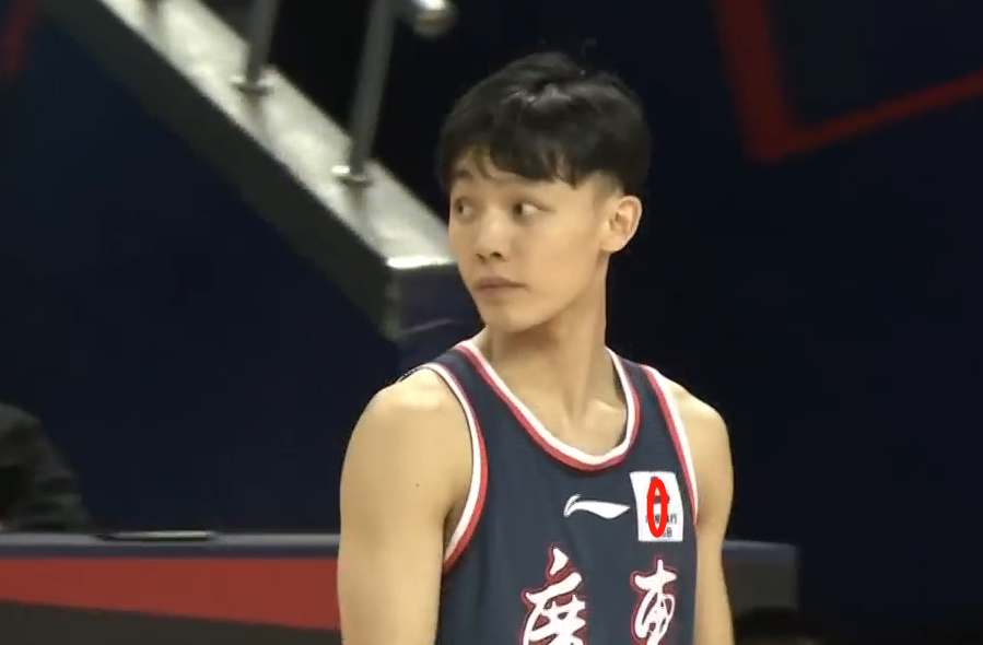 马奎尔|疲劳期！广东男篮落后10分后打了一波8-0，32号球员偷听战术？