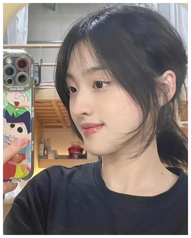 皮肤干燥 空窗两年的BLACK终于回归了，造型师你是不是搞错了？
