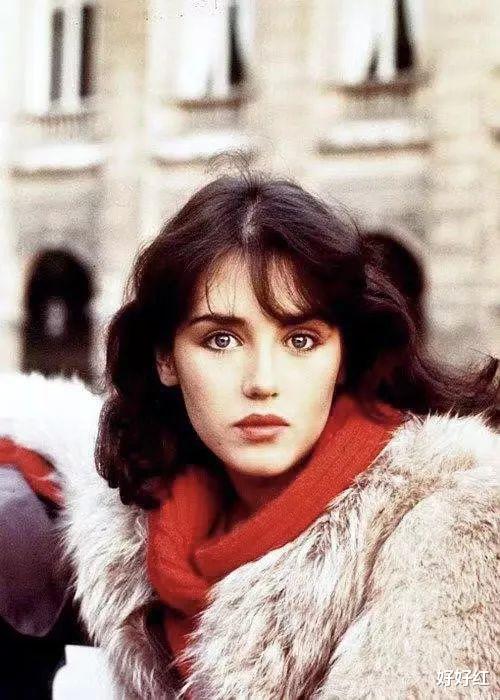 阿佳妮|殿堂级“疯批美人”?!巅峰期退圈生子却终身未婚,如今全脸崩塌惹人唏嘘