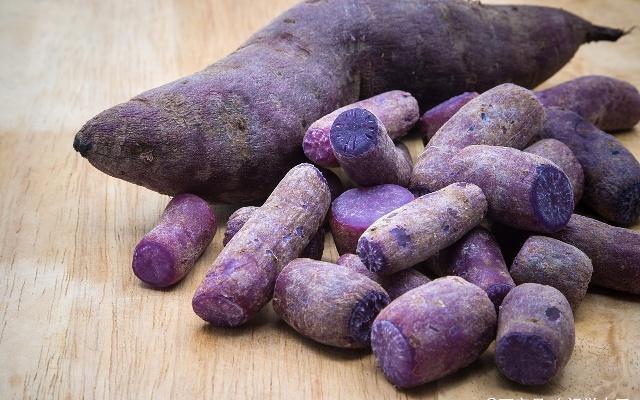 葛根|女生雌激素减少老得快！喝3水、做3事、吃3物，脸比同龄人显年轻