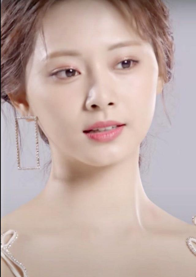 突击|TWICE全体续约，子瑜新造型曝光！突击宣布8月回归，网：撞少时BP