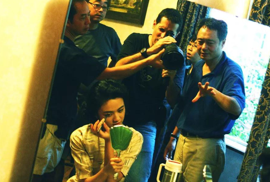 汤唯|汤唯：15年前因《色戒》被“封杀”，15年后却“原地封神”