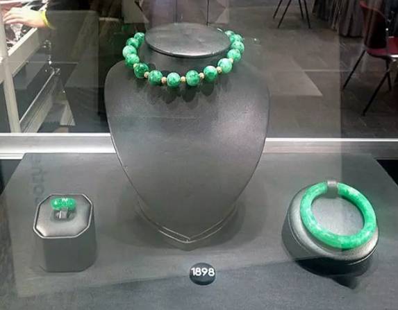 翡翠|价值1000万的翡翠原石才车出46颗翡翠珠子？你敢这么玩？