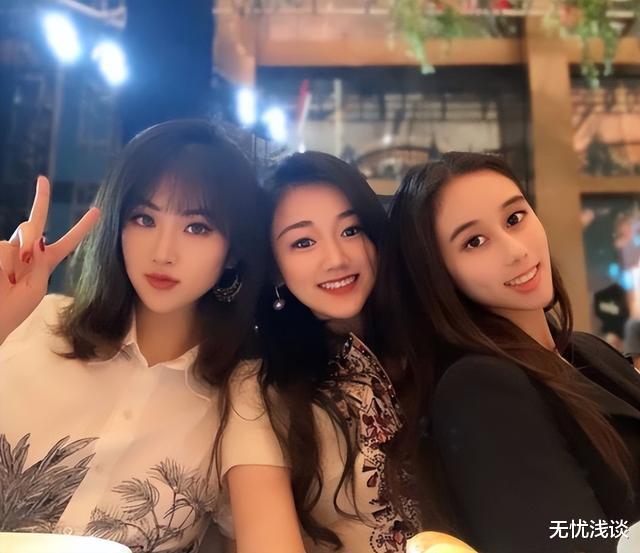 赌王|赌王最宠的小女儿陪闺密庆生，罕见穿性感礼服，令人眼睛为之一亮