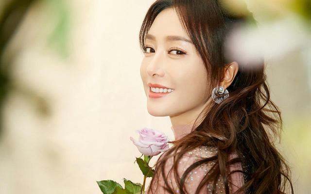 秦岚|小八卦:郑恺 秦岚 杨幂 张晚意 刘亦菲 周深 刘涛 向太