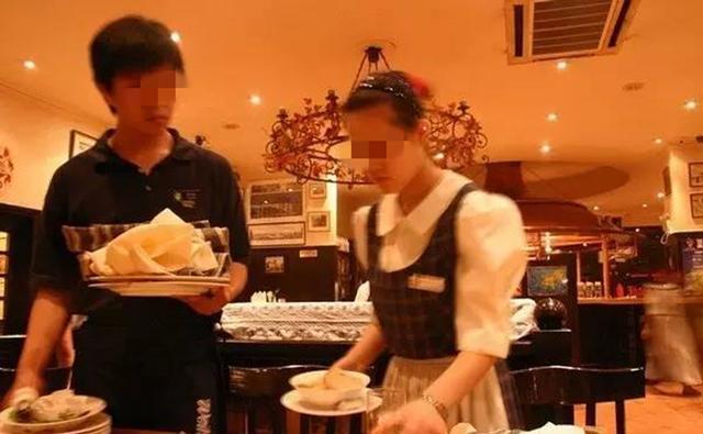 案例:25岁小伙畸恋50岁烤鸭店老板娘,被抛弃放火烧店欲同归于尽