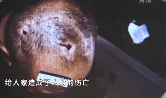 70岁老太高空抛物被判刑,凶器竟是三块红薯?