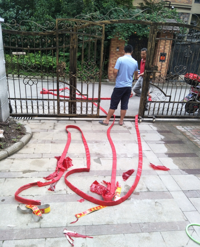 晒晒我在上海1500w的别墅,哪里都好,就是邻居让我太尴尬!