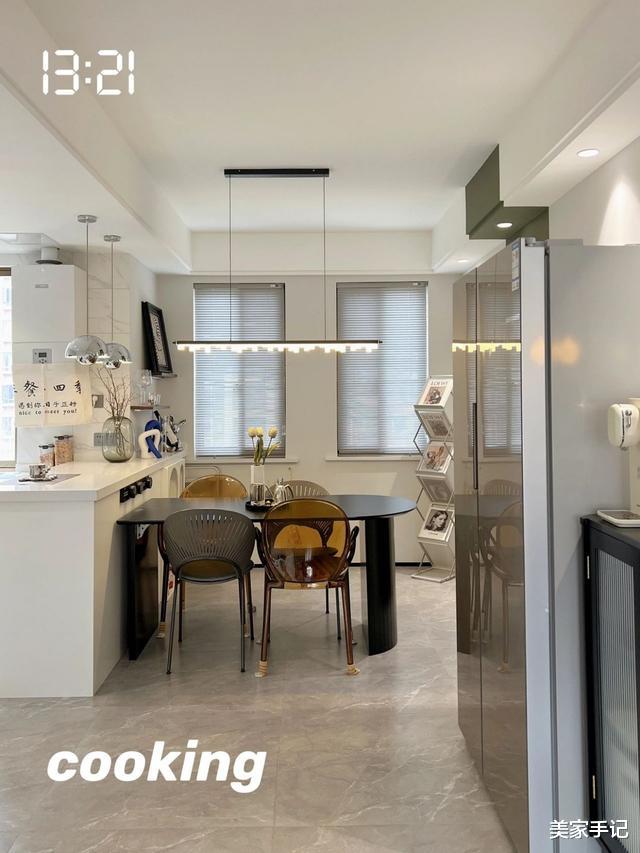 坚持极简主义的江苏夫妻,把家装修得一尘不染,透着骨子里的高级