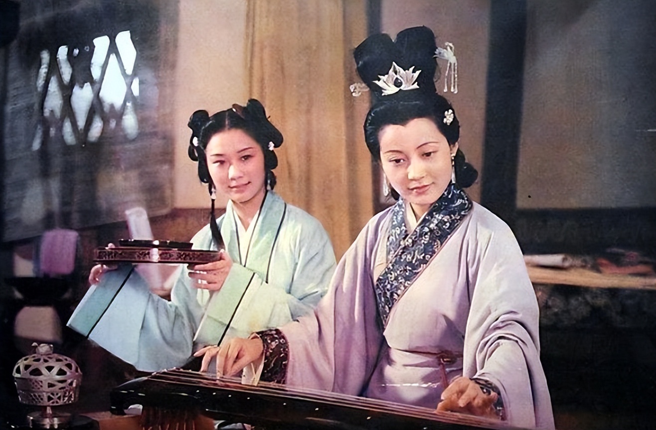 田歌|田歌:和尤小刚离婚后,与妹妹田岷约定不婚不育,陪伴母亲到老