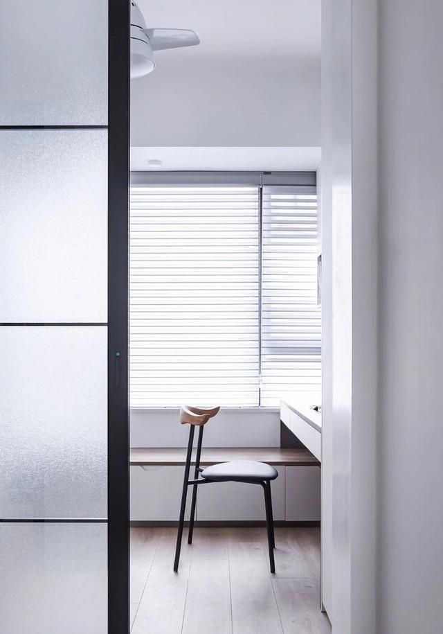 99平舒适北欧风格,餐厨区推拉门设计,把爱和阳光都带回家