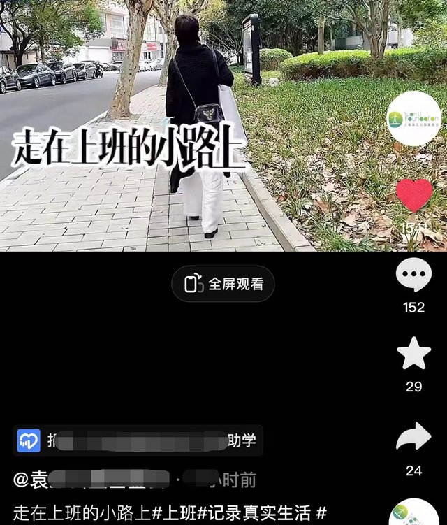50岁袁立吃路边摊大口嗦粉,上班背超大包坐公交