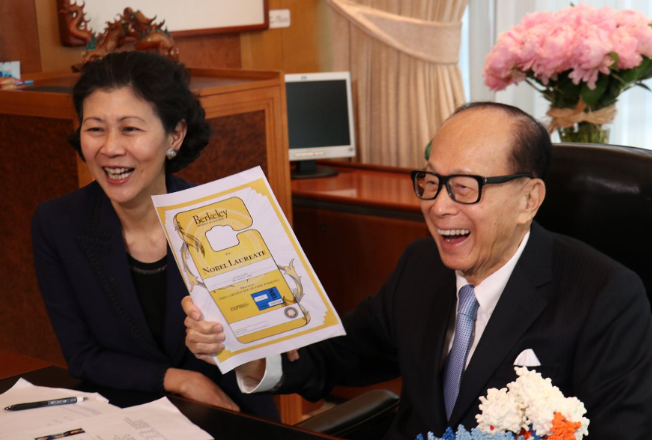 林子祥|林子祥演唱会连唱37首歌好生猛，周凯旋、朱玲玲变迷妹为他打call