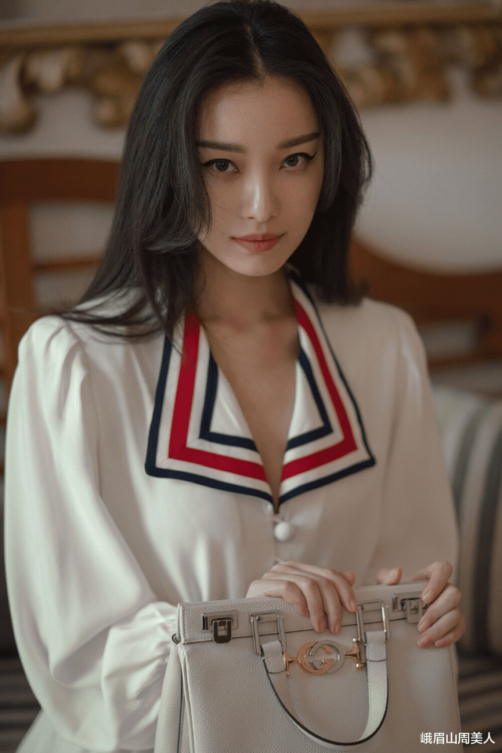 发型 女人不管年龄多大,尽量远离这4种“发型”,土气显老还没品位