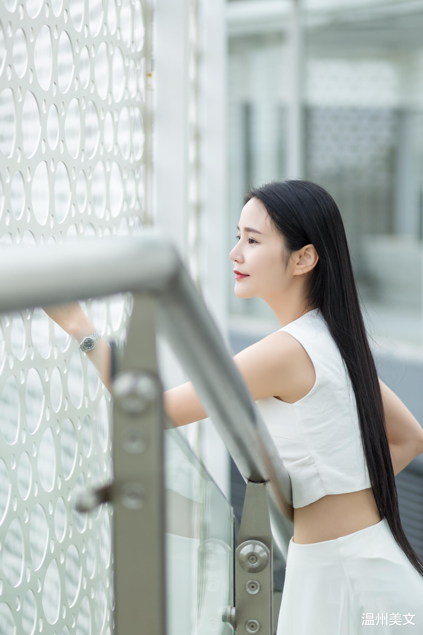 |曾经芳心被吹乱，如今却不能与你相依为命