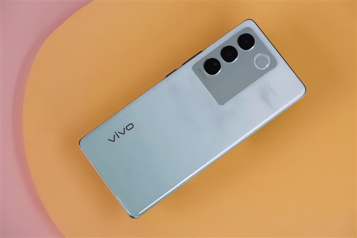 VIVO S16 Pro测评:颜值出众,性能强劲