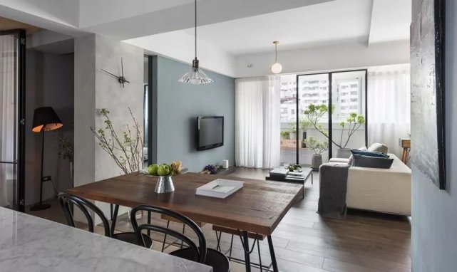 93㎡现代简约,阳台的清新,透过玻璃充满了全屋!