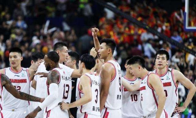 王曼昱|杜峰征服球迷！辽宁无缘各项大奖，赵岩昊MVP，广东队最文明球队