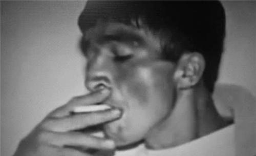 洪水冲出的“恶魔”，流窜3国杀害300名小女孩，如今下落成谜