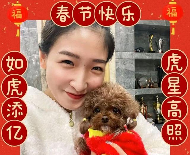 刘诗雯|刘诗雯成美甲达人，陈梦不断晒出合影，国乒老将引领时代潮流