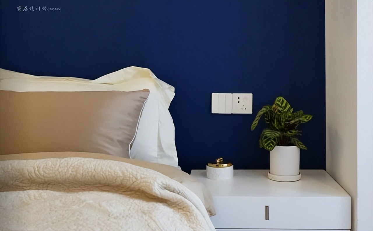 55岁独居阿姨的“凡尔赛”生活