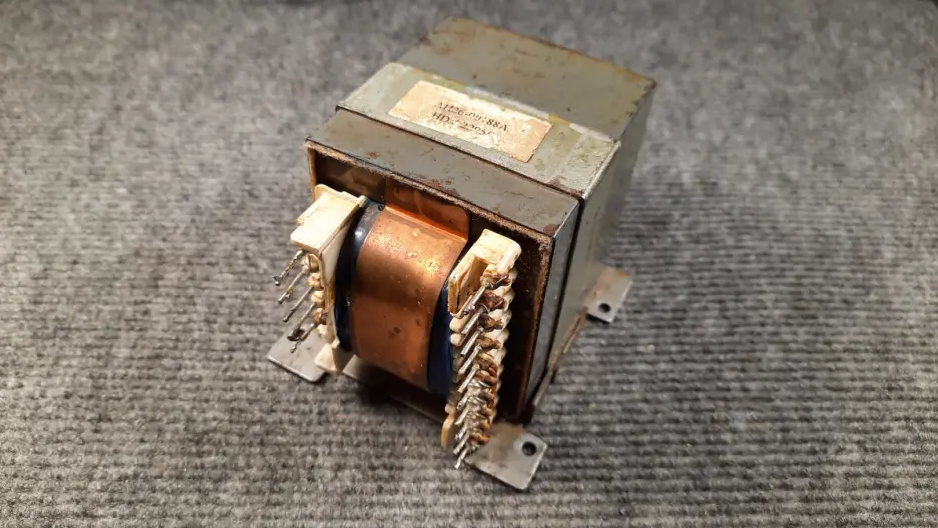 |如何用普通变压器升高或者降低220伏电压