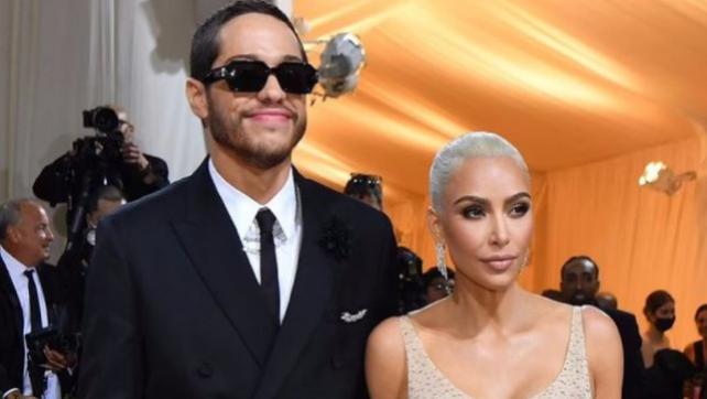 金·卡戴珊|卡戴珊前男友恋情曝光！追到詹娜闺蜜，叫板金姐，痴迷离异辣妈！