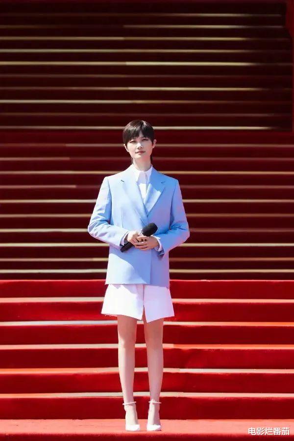 朱迅|五一晚会，宋祖儿白得耀眼，万茜包臀裙抢镜，朱迅穿旧衣风采不减