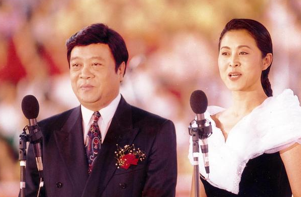 赵忠祥|赵忠祥临终前避开家人,只对倪萍交代:5亿财产一分都不要给儿子