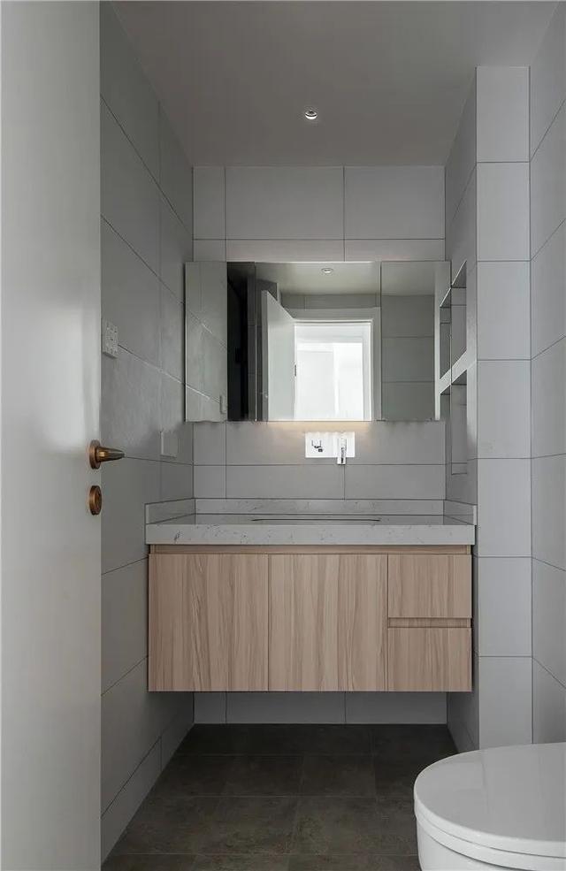 140㎡现代简约,空间洁净朴素,家具文艺舒适,惬意从容又高级