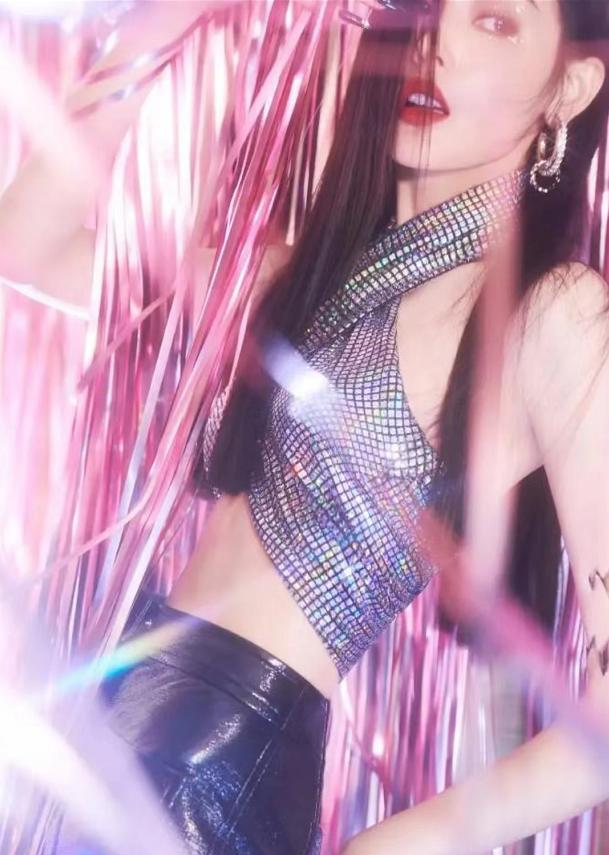 张天爱|浪姐吃炒饭,张天爱只吃一口米,被评瘦脱相,看到肩胛骨我心疼了