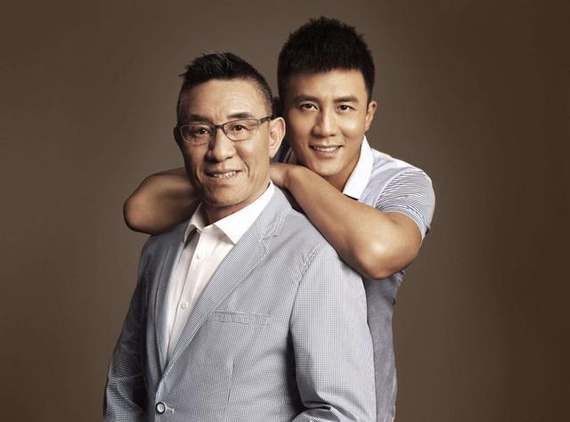 爸爸带娃去做亲子鉴定,却被工作人员拒绝,网友:少花点冤枉钱