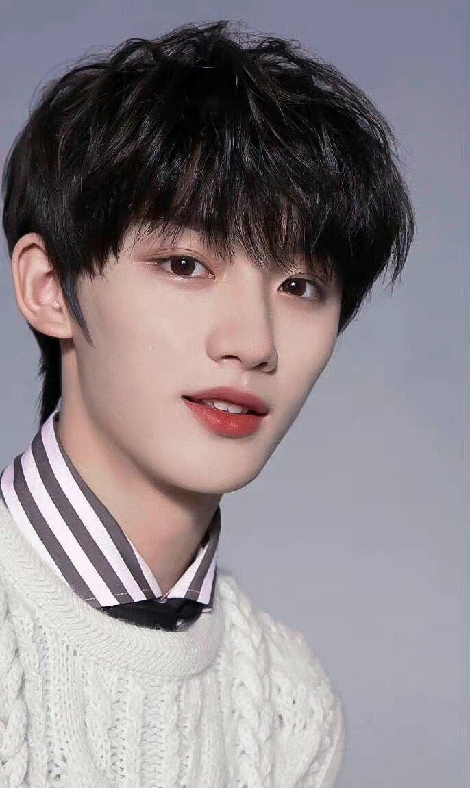 明星|一眼难忘的浓颜系明星!眉眼如画立体雕塑美,撕漫画入人间的仙葩