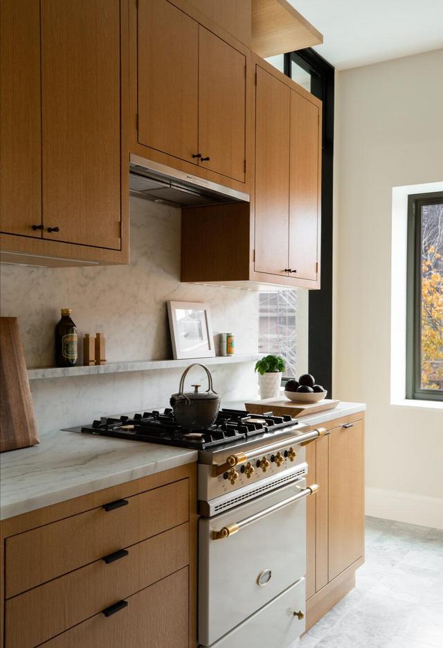 家人闲坐,灯光可亲,一所房子过出了宁静安逸的理想生活