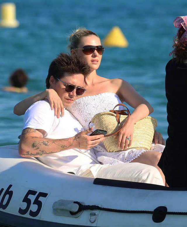 小贝|小贝与次子团聚，又发照片暗示想念长子，与大布同城几天还未相见