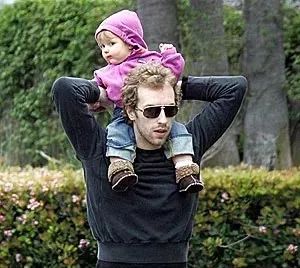 |“最美星二代”近照曝光，网友：美到不敢认：她竟都成年了？