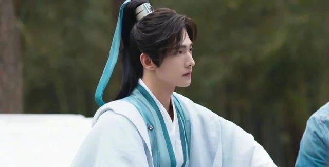 长相思|《长相思》有点奇怪，开机六周，无海报无定妆，鹅厂可能在偏心