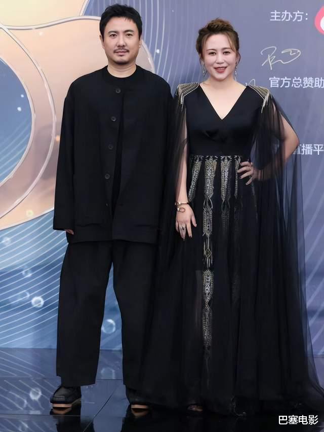 连衣裙 微博之夜红毯：刘亦菲靠脸撑，王一博帅回来，姚晨：我土但我自信