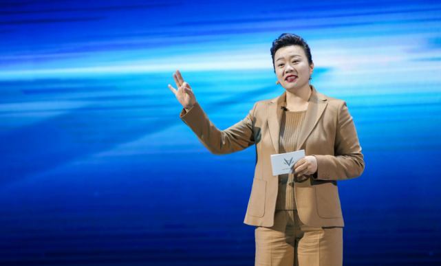 汽车|“华为狐”女总裁宣布离职!曾靠崔健罗大佑出圈,公司三年巨亏150亿!