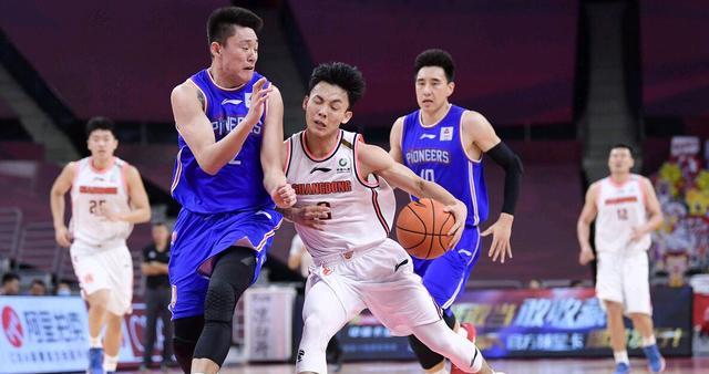 广东男篮|广东首战3大槽点：徐中锋遮天大帽 汤杰胡乱操作 莱多3次补篮不中
