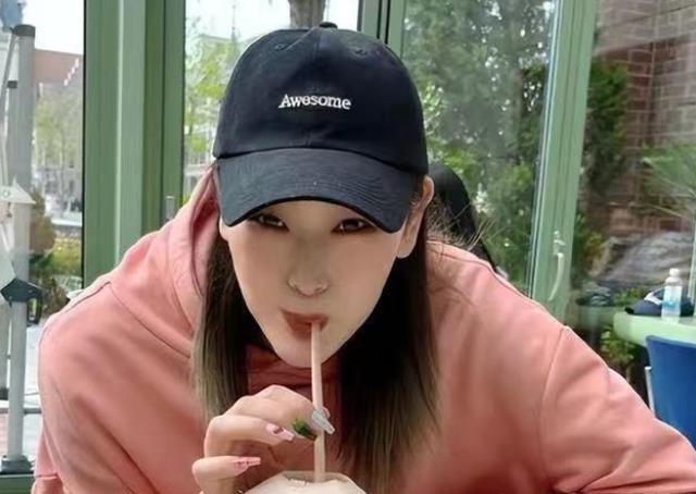 王一梅 女排重炮手晒与妈妈合照，王一梅减肥成功后变美了，妈妈比她还美
